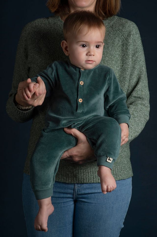 Babyclic velour one-piece (SZ 6-12m)